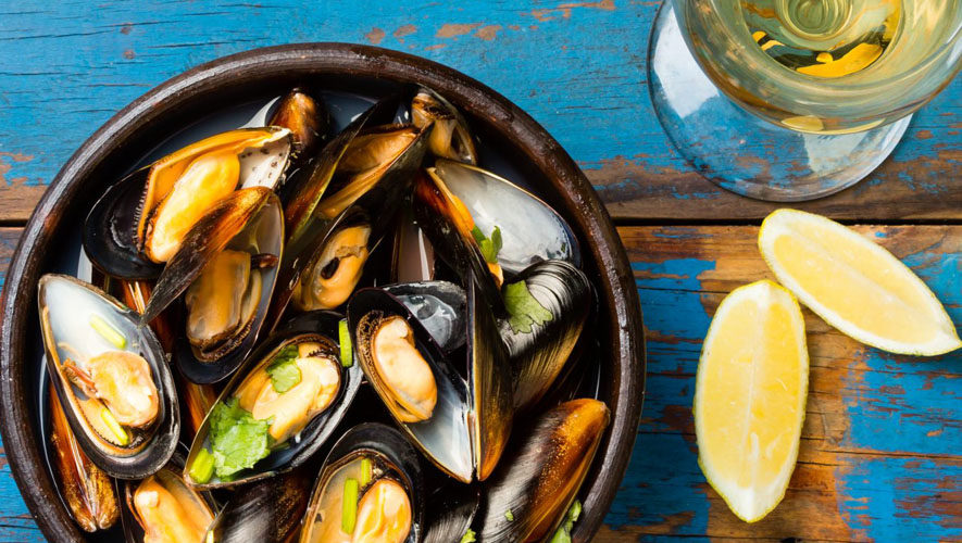 Mejillones al Vino Blanco con Hierbas Mejillones al Vino Blanco con Hierbas